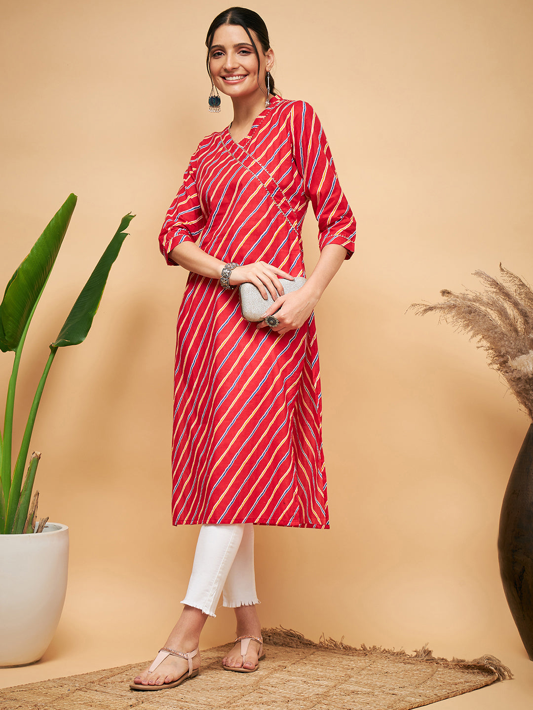 Women's Solid Rayon Lehariya Printed Sleeveless Kurti
